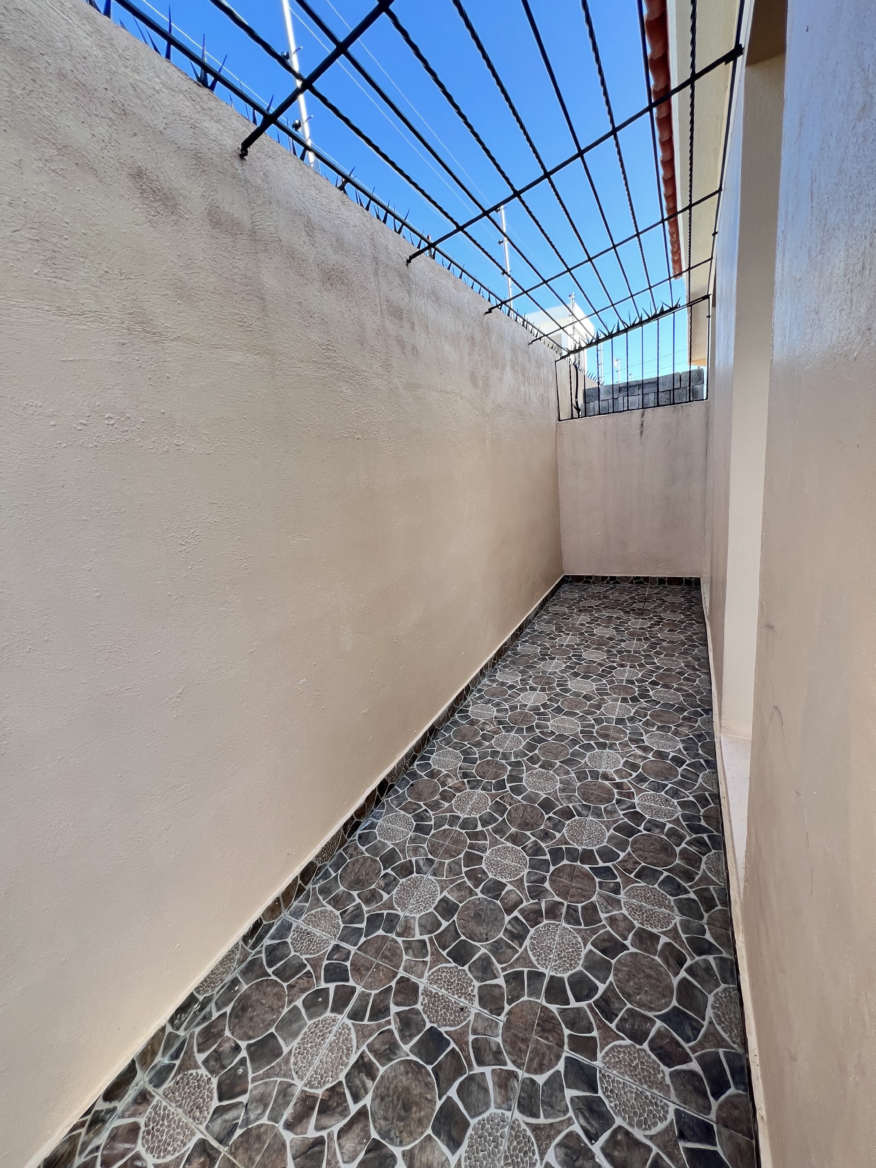 apartamentos - venta de casa en la autopista de san Isidro Santo Domingo este  7