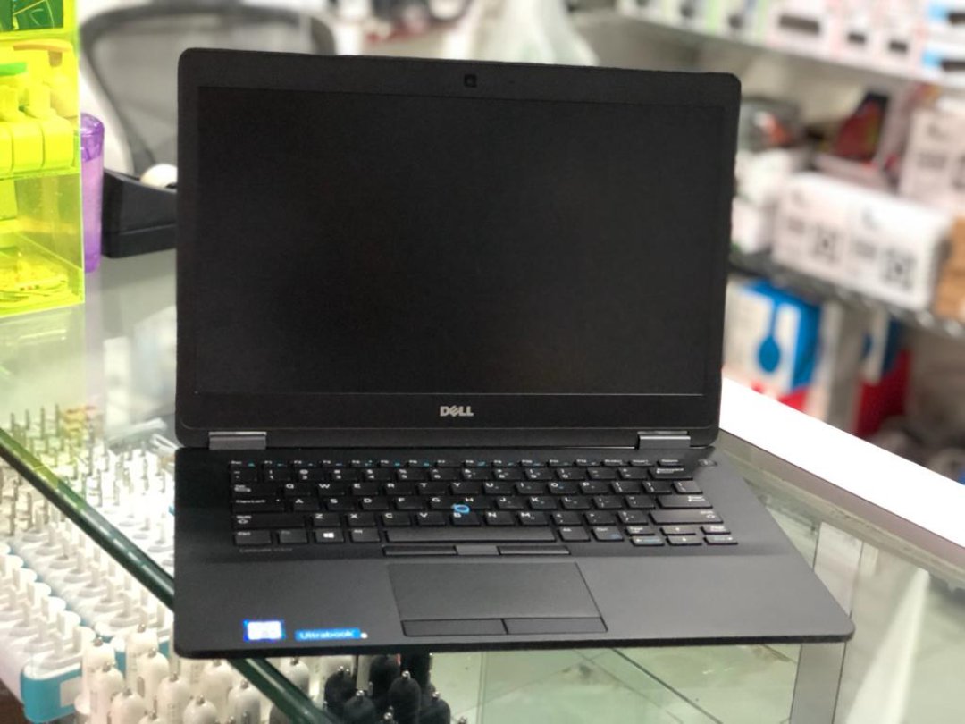 computadoras y laptops - LAPTOP DELL LATITUDE E5470 i5 6th