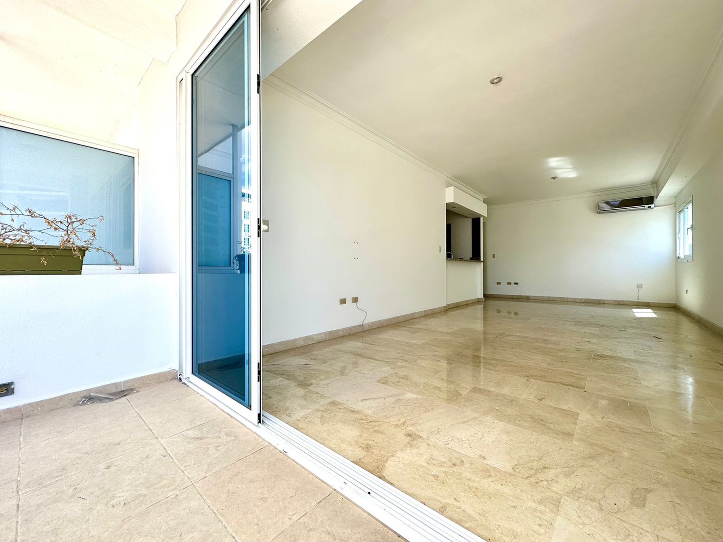 apartamentos - Apartamento con línea blanca en Naco  1