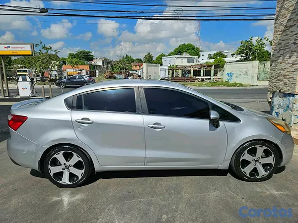 carros - Kia río 2013 6