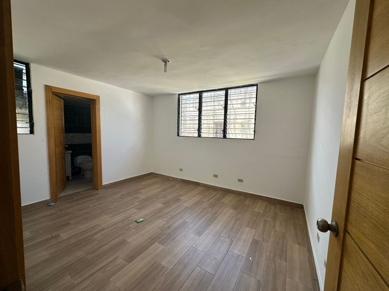 apartamentos -  Apartamento Clásico y Remodelado! 
Los Prados                       5