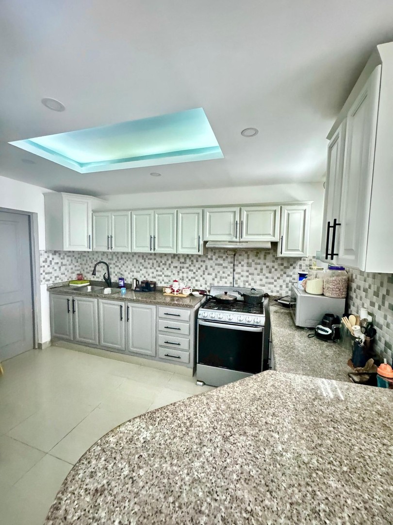 apartamentos - Apartamento 4to Nivel De Oportunidad,  Ave. 27 Febrero  3