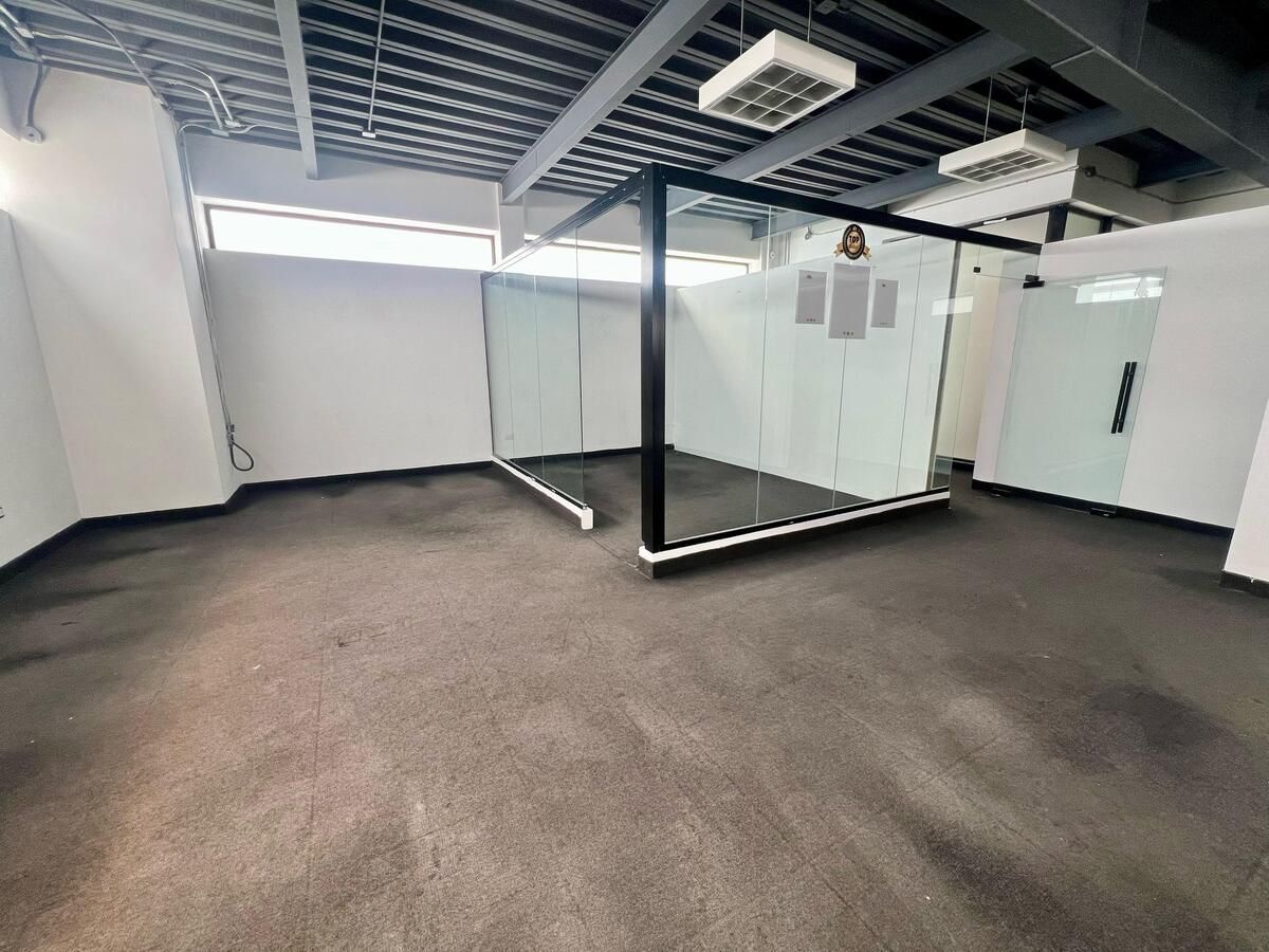 oficinas y locales comerciales - 🔵Alquilo Local 255 mts  2do piso en Paraiso  7