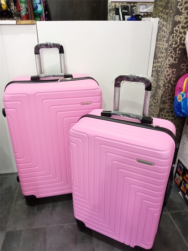 carteras y maletas - Set maletas plásticas. Nuevas de 22” y 26” pulgadas. 2