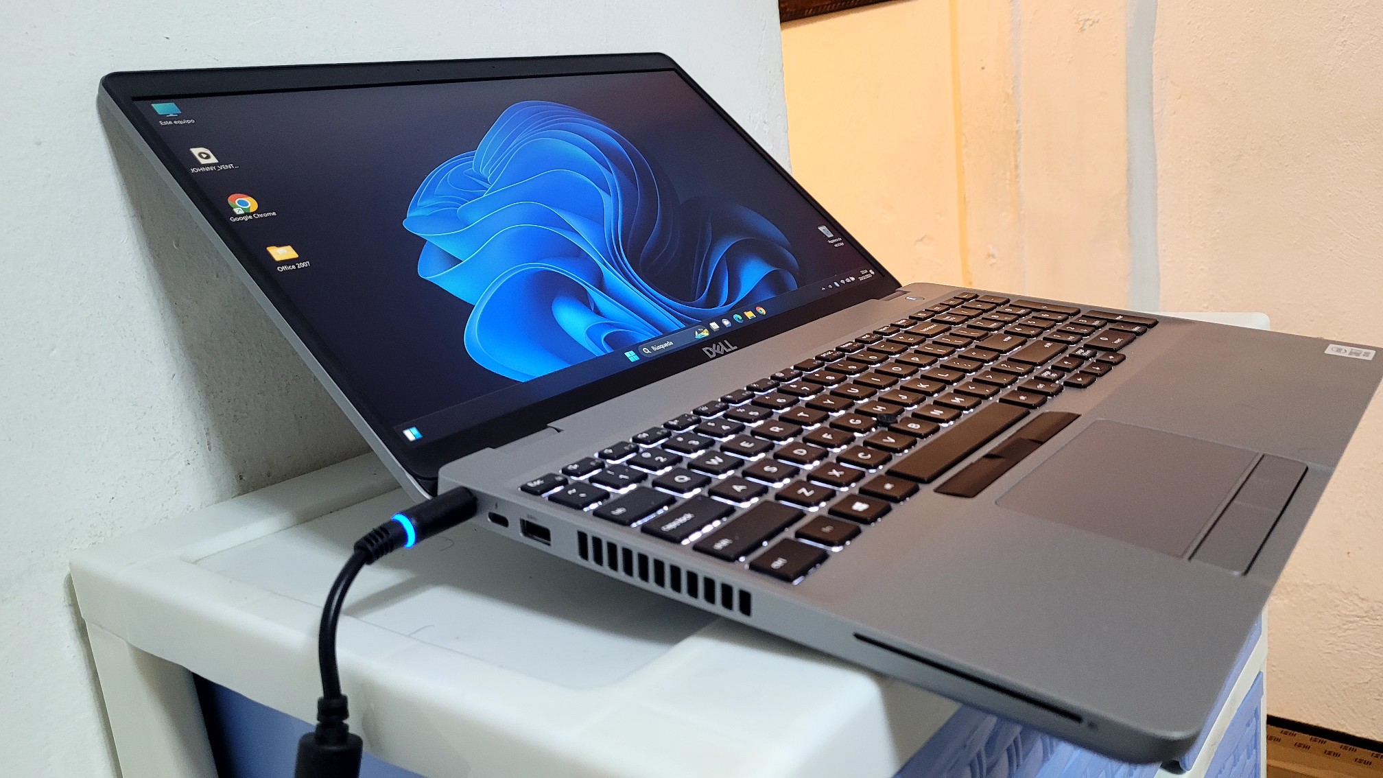 computadoras y laptops - Laptop Dell 3550 17 Pulg Core i7 10th Gen Ram 16gb ddr4 Disco m2 256gb SSD Nvide 1