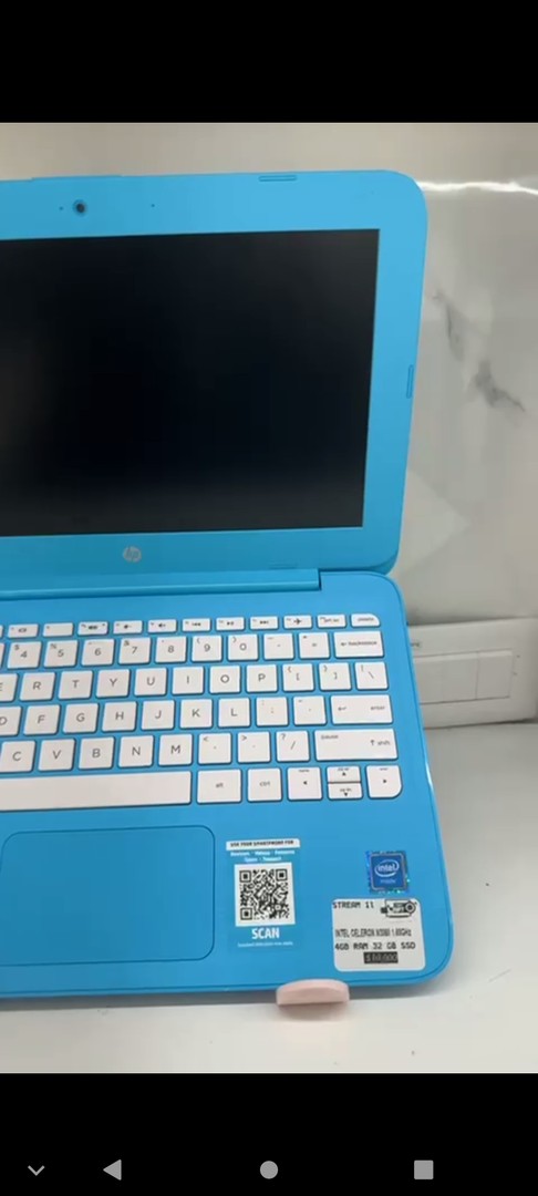 computadoras y laptops - Computadora HP 4ram 32MB Windows SDD azul únicamente usa conectada  1