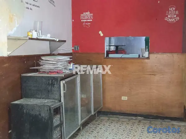 oficinas y locales comerciales - Local Comercial en ZONA COLONIAL 6