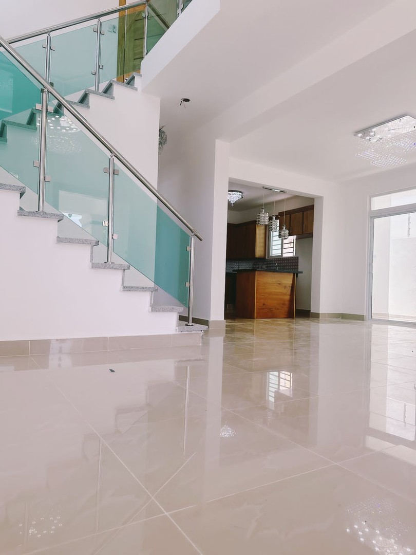 casas - Bonita Vivienda Nueva en Residencial Cerrado, El Doral  0