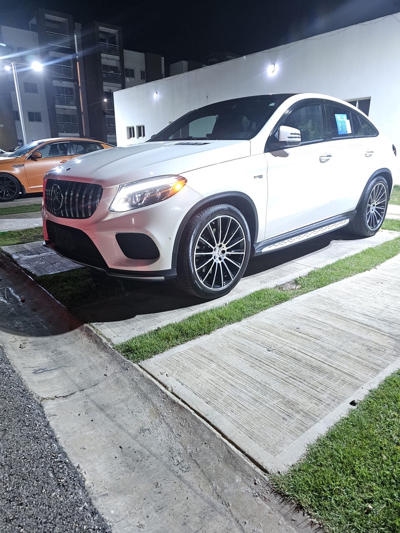 jeepetas y camionetas - Mercedes-Benz GLE AMG 43 coupe 2018 clean carfax