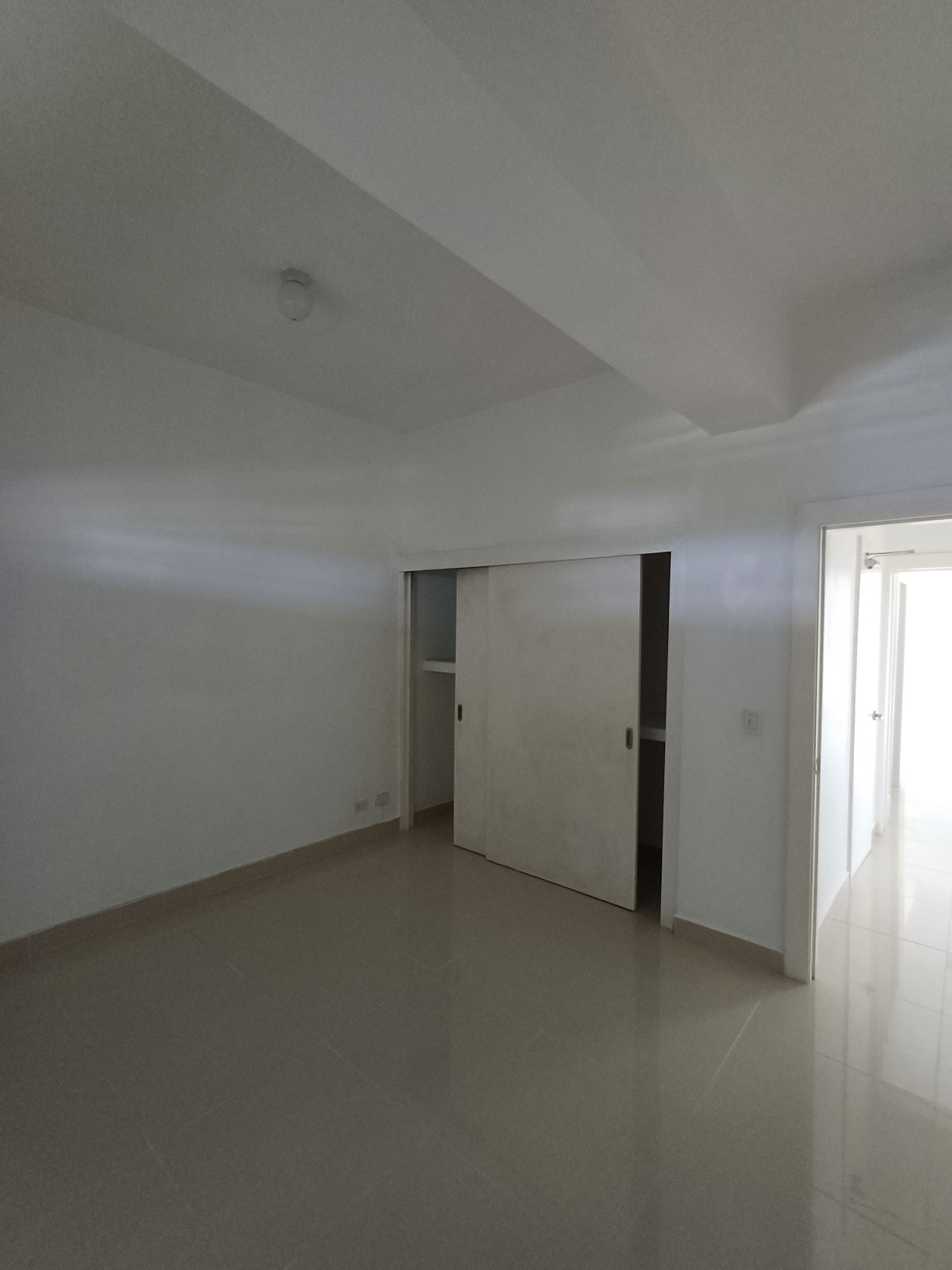 apartamentos - Vendo en Juan Dolio, hermoso apartamento con vista 360 del mar con línea blanca 8