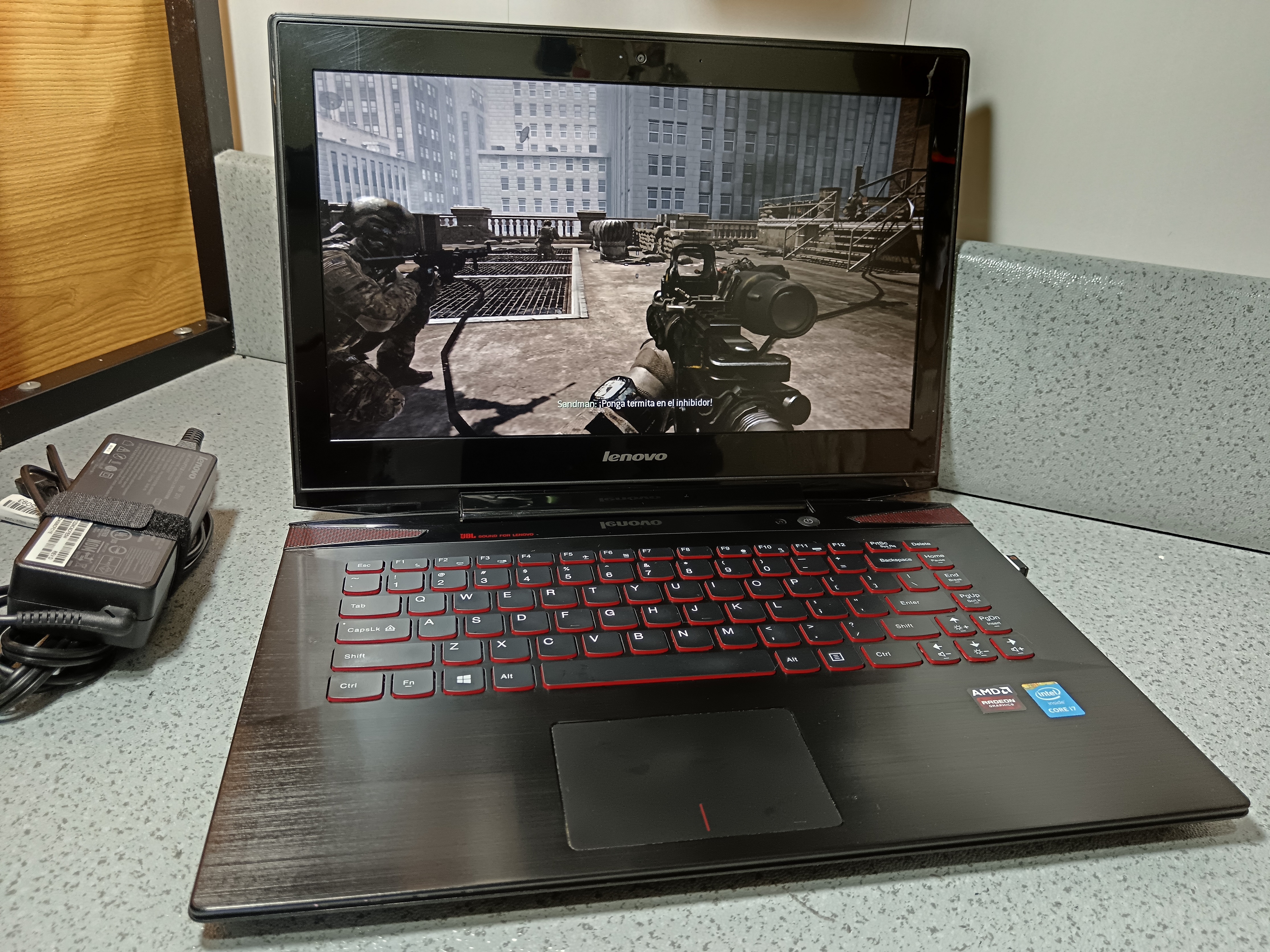 computadoras y laptops - Laptop GAMER Lenovo Y40 i7 8gb 500gb ssd 4GB RADEO