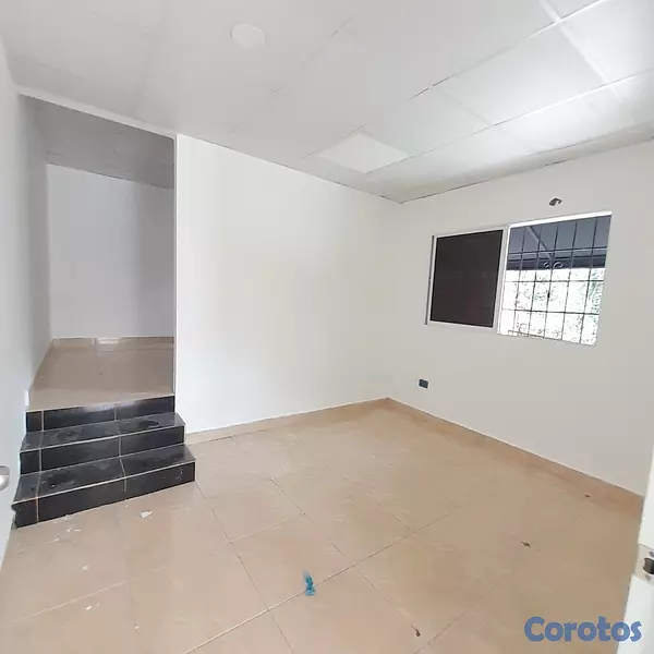 oficinas y locales comerciales - Alquiler local en bella vista  2