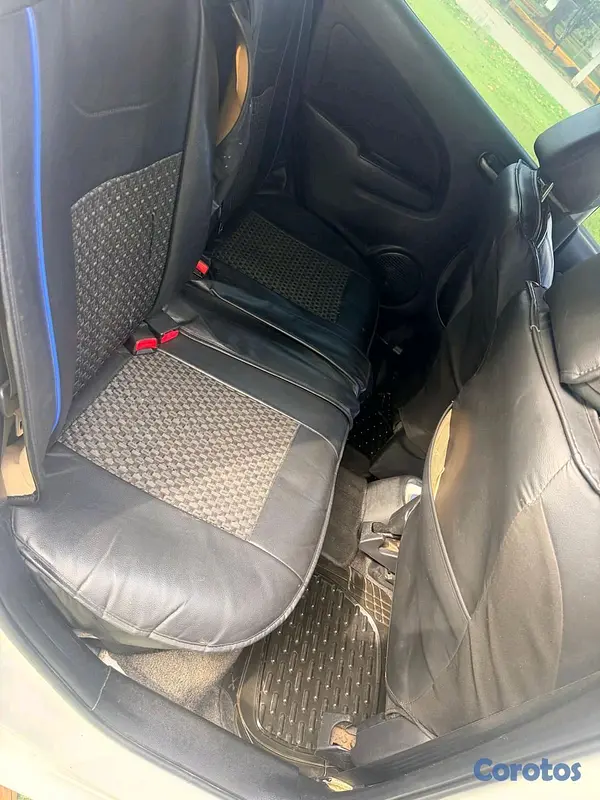 carros - mazda Demio 2014 9