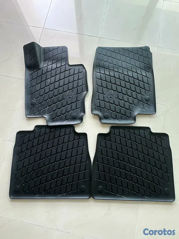 repuestos - Vendo alfombras allweather originales Mercedes-Ben 2