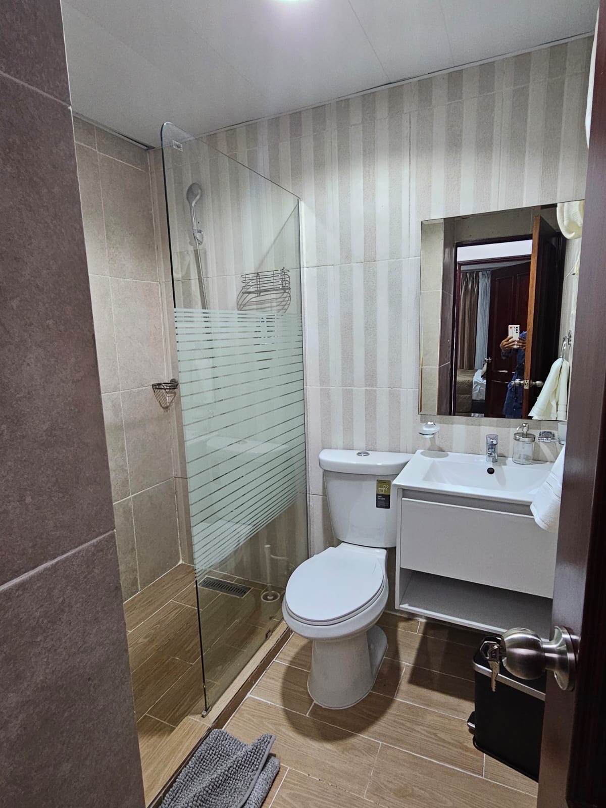 apartamentos - hermoso apartamento en una zona céntrica en el vergel  8