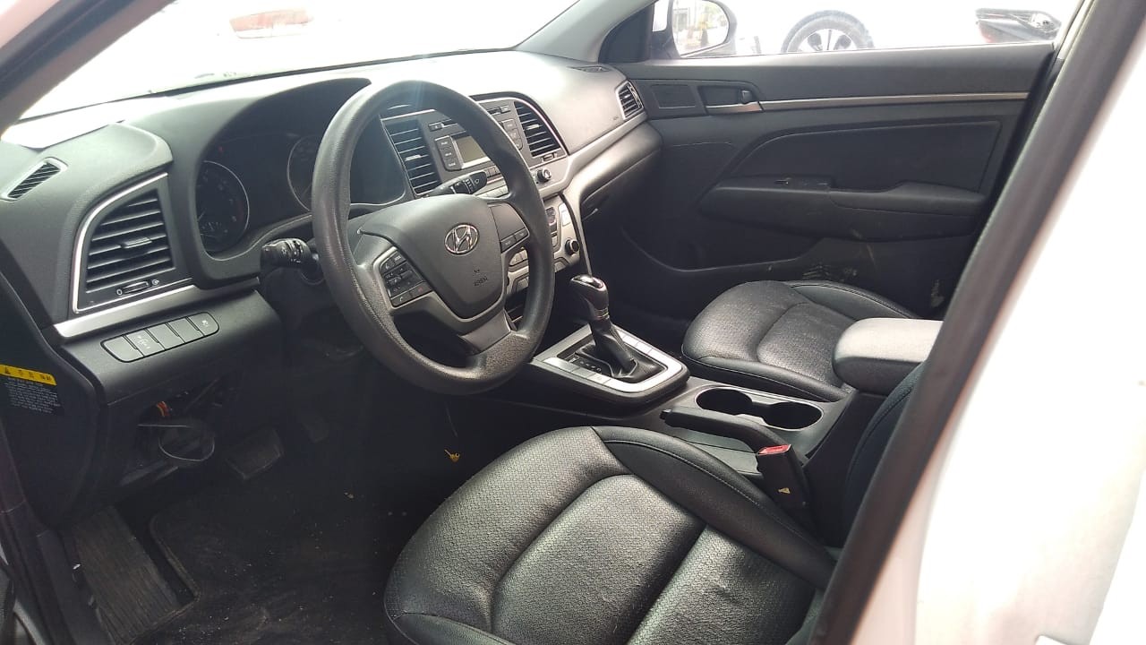 carros - HYUNDAI AVANTE 2017 BLANCODESDE: RD$705,100.00 3