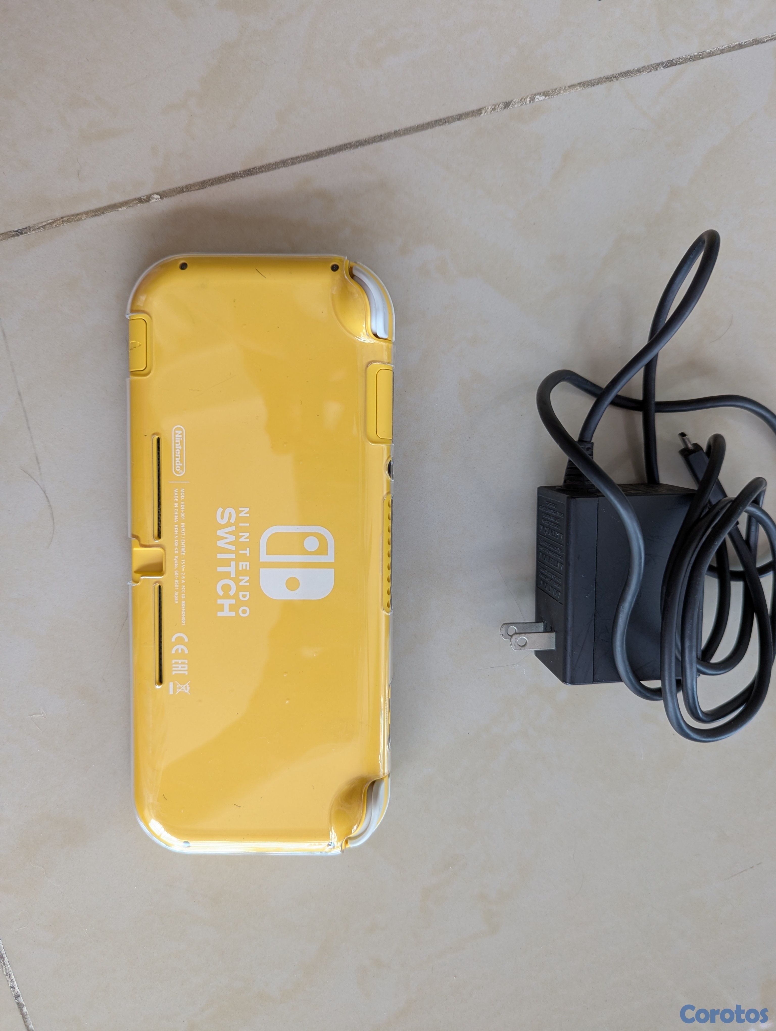 consolas y videojuegos - Vendo nintendo Swich lite amarillo 3