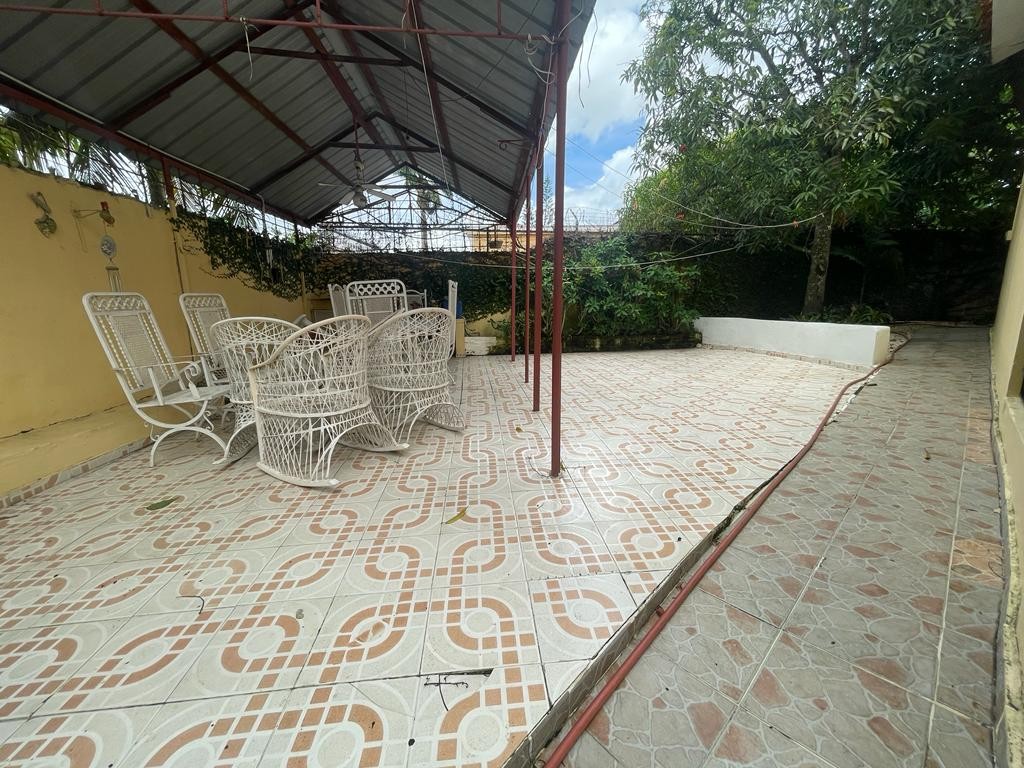 casas - Se Vende Casa  Esta es una Perfecta oportunidad para remodelar a tu gusto.   3