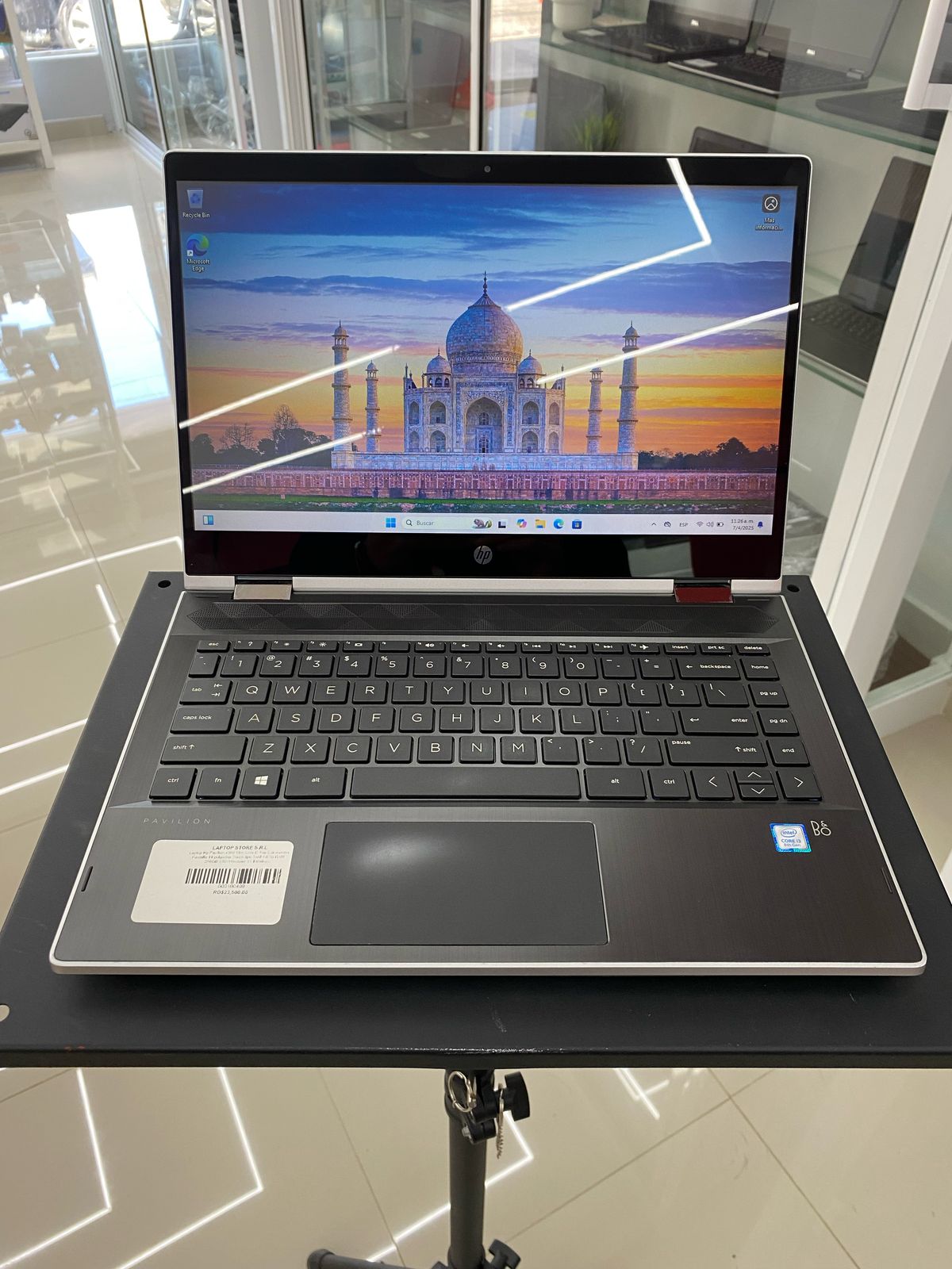 computadoras y laptops - Laptop HP Pavilion x360 2 en 1 de 14" i3 8va Gen 8 0