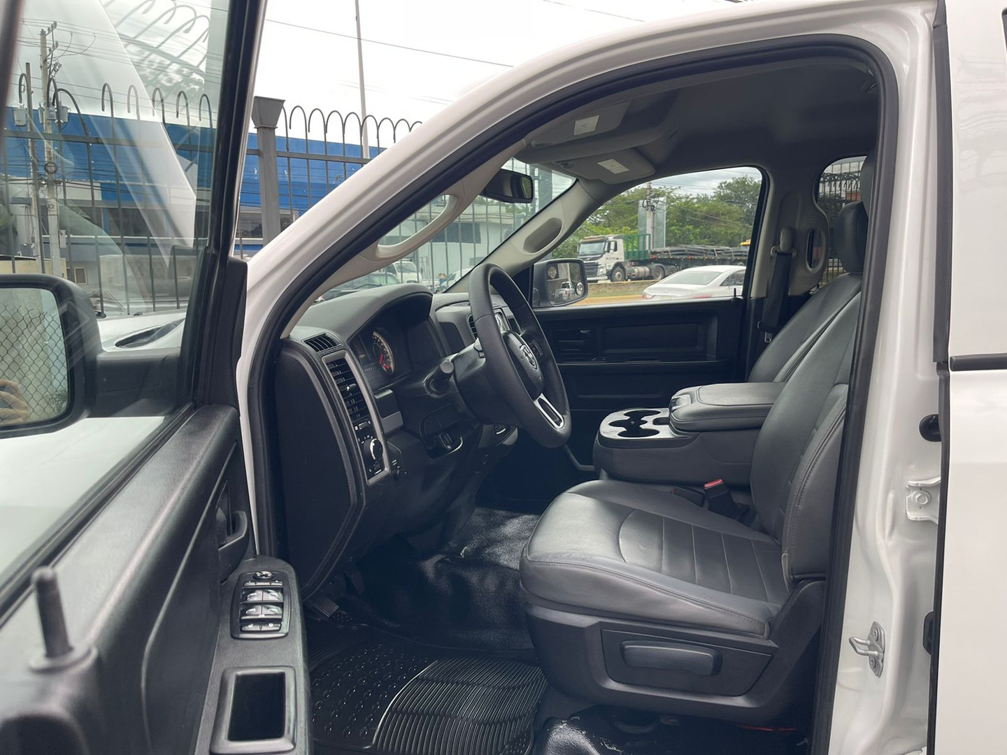jeepetas y camionetas - Dodge Ram 1500 2019 4X4 V6 Recién Importado 5