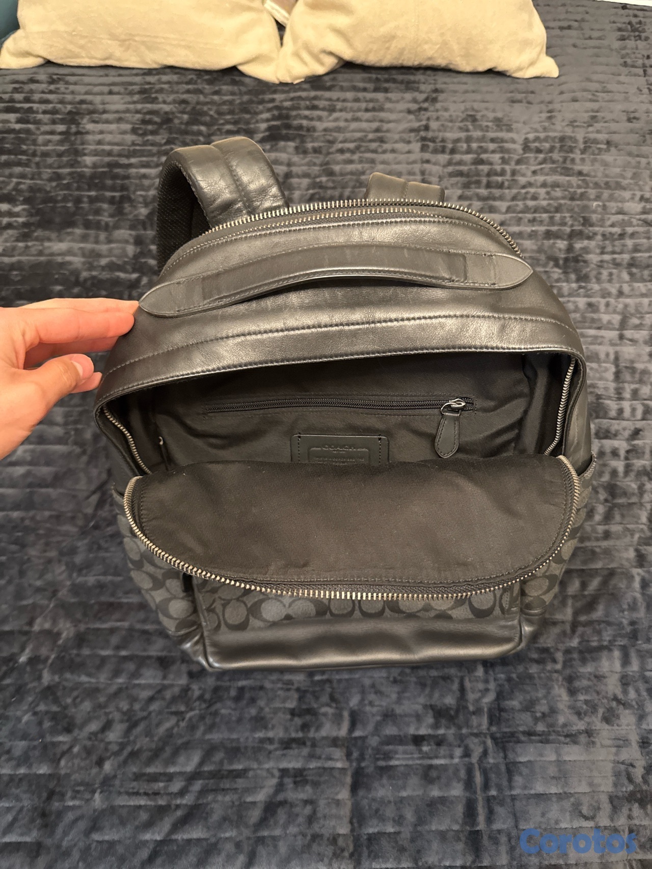 carteras y maletas - Mochila Coach Negra, Precio Negociable 3