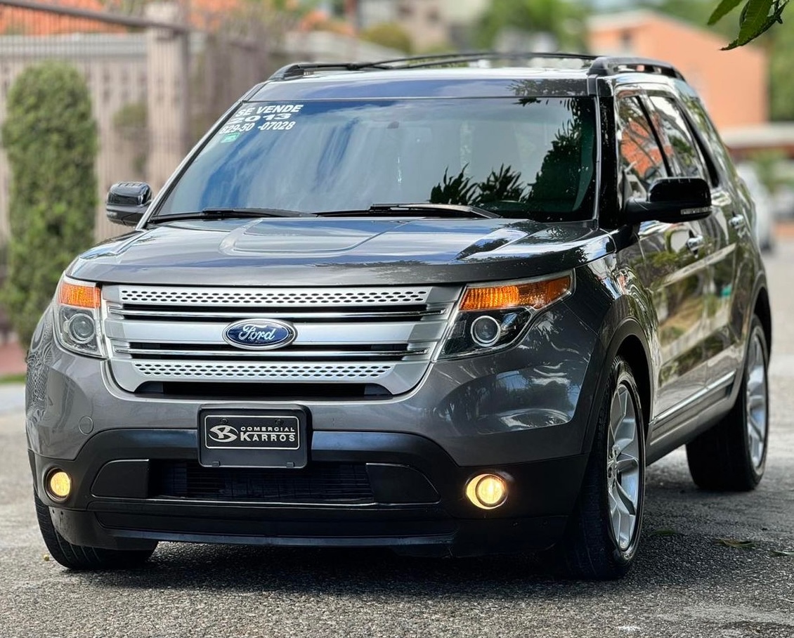 jeepetas y camionetas - Ford Explorer XLT 4X2 2013 Tres Filas 