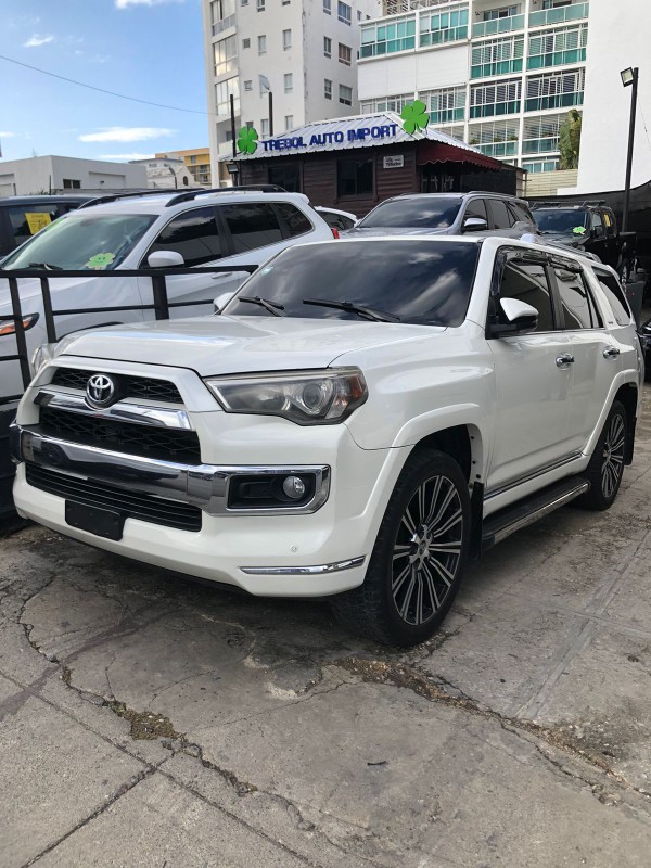 jeepetas y camionetas - Toyota 4 runner limite 2017 excelente estado 