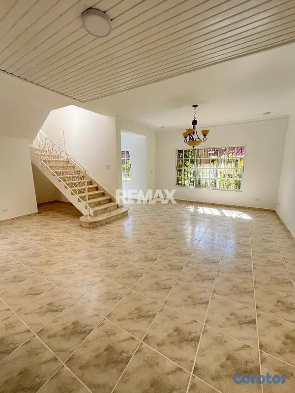 casas - Casa de 3 habitaciones 2.5 baños en alquiler en Ar 2
