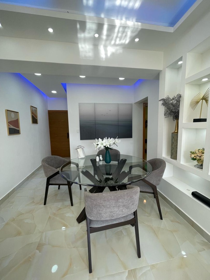 apartamentos - Alquilo hermoso apartamento en Naco ( no barrio )
Totalmente amueblado

2 hab 4