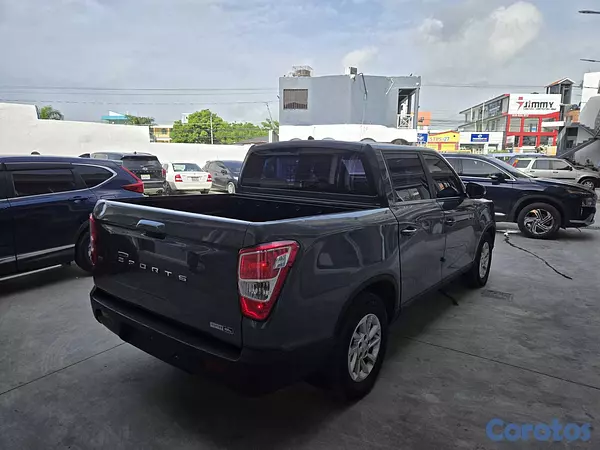 jeepetas y camionetas - KGM REXTON 2021 GRIS OSCURO DIESEL 6
