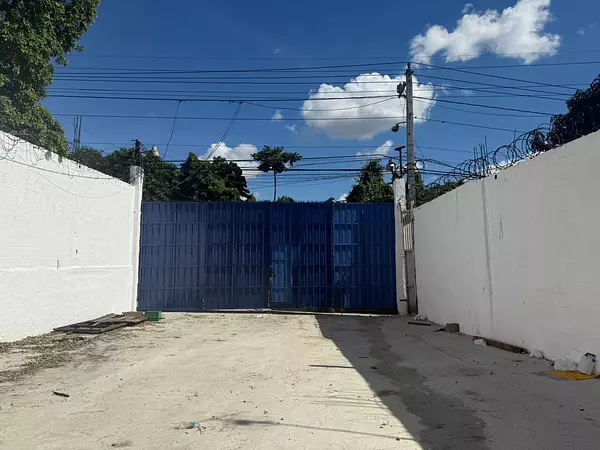 oficinas y locales comerciales - Local bajos de Haina, Cerca del muelle Río Haina Occidental 4