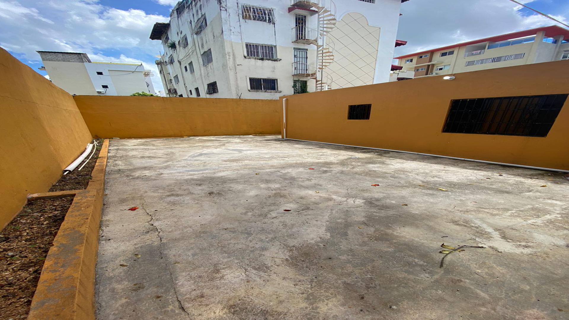 casas - Venta de casa en vista hermosa, con patio 9