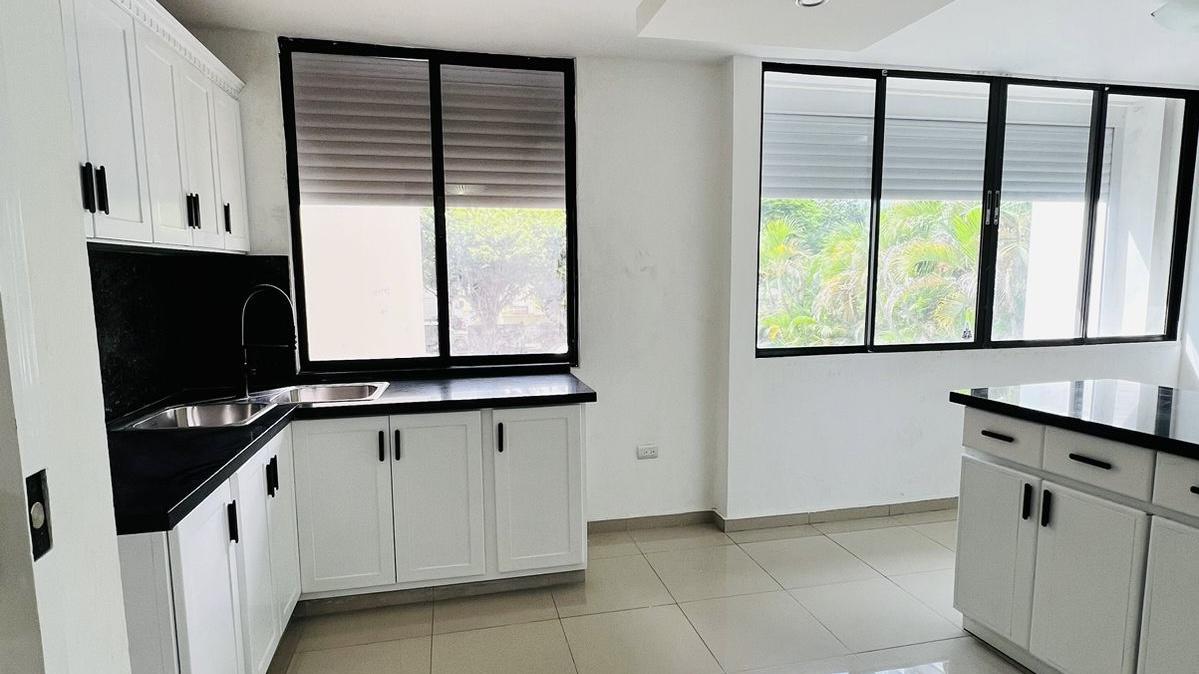 oficinas y locales comerciales - Local Comercial en Alquiler en La Esperilla, Santo Domingo, República Dominicana 4