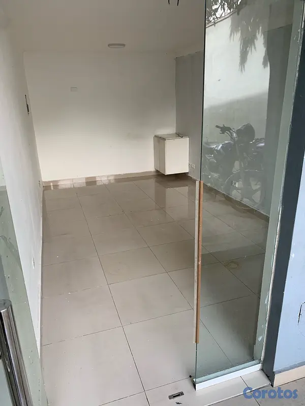 oficinas y locales comerciales - 🚨 LOCAL DISPONIBLE EN RENTA 🚨

📍 Espacio ideal para emprender tu negocio 4