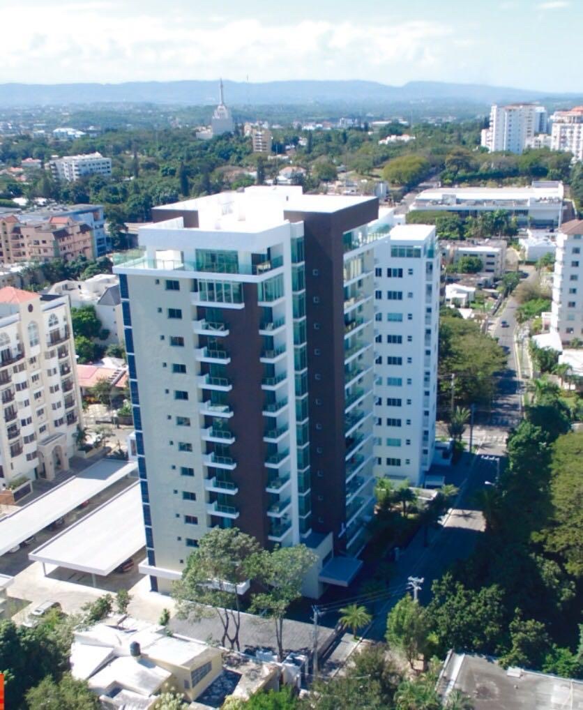 apartamentos - se vende hermoso penthouse, ubicado en La Esmeralda, Santiago. 