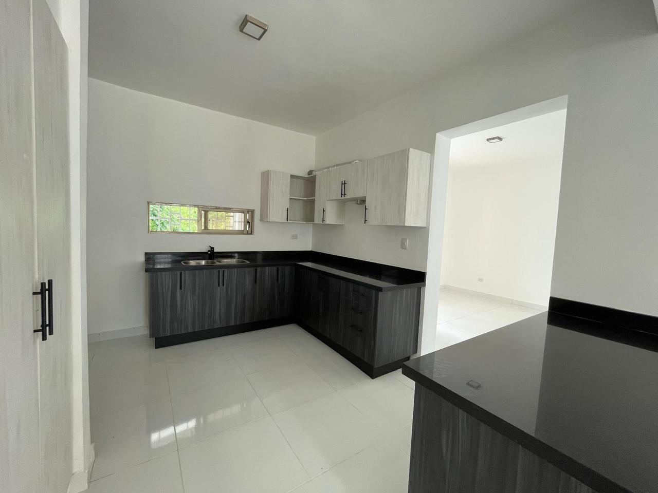 casas - Casa Recion Construidaen Residencial Cerrado, Moca 6