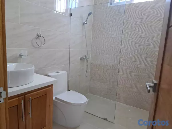 casas - Moderna casa con piscina con una excelente ubicación nueva  6