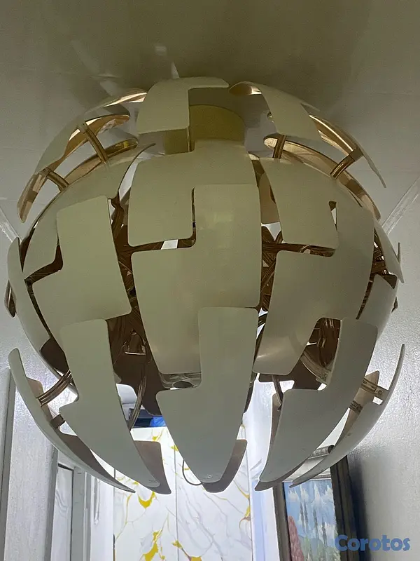 decoración y accesorios - lámpara de IKEA grande blanco a entro dorada Santiago  5