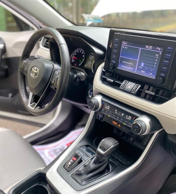 jeepetas y camionetas - 2019 Toyota Rav4 XLE Premium  6