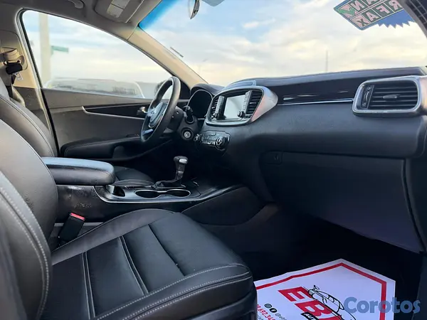 jeepetas y camionetas - Kia Sorento LX 2020 4