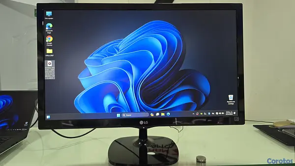 computadoras y laptops - Monitor LG de 27 Pulgadas full 1080p hdmi salida de audio 2