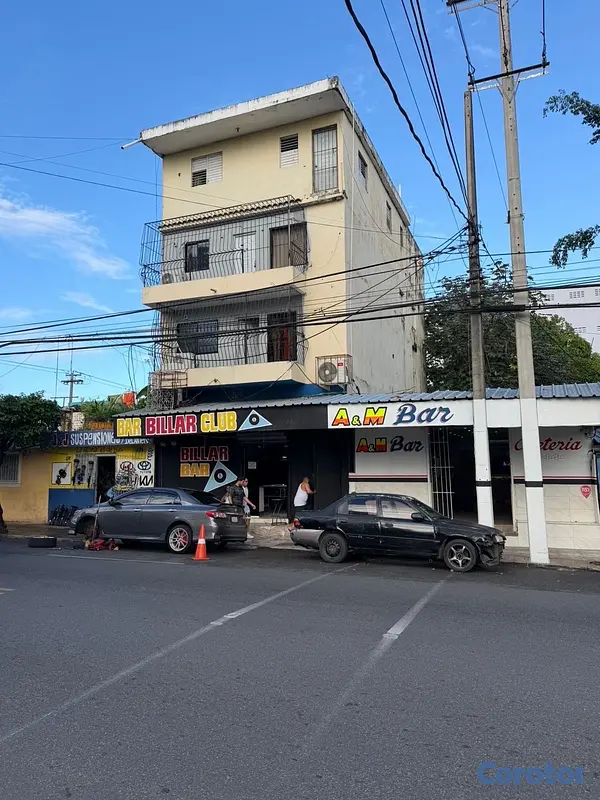 apartamentos - vendo edificio de 4 niveles 3 y 2 habitaciones local comercial abajo 
 3