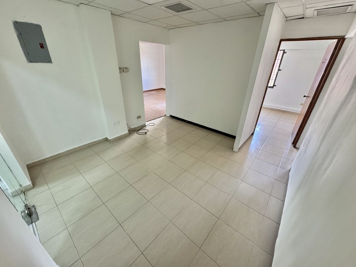 oficinas y locales comerciales - 🔵 Alquilo local 55 mts piso 3 en la castellana  0
