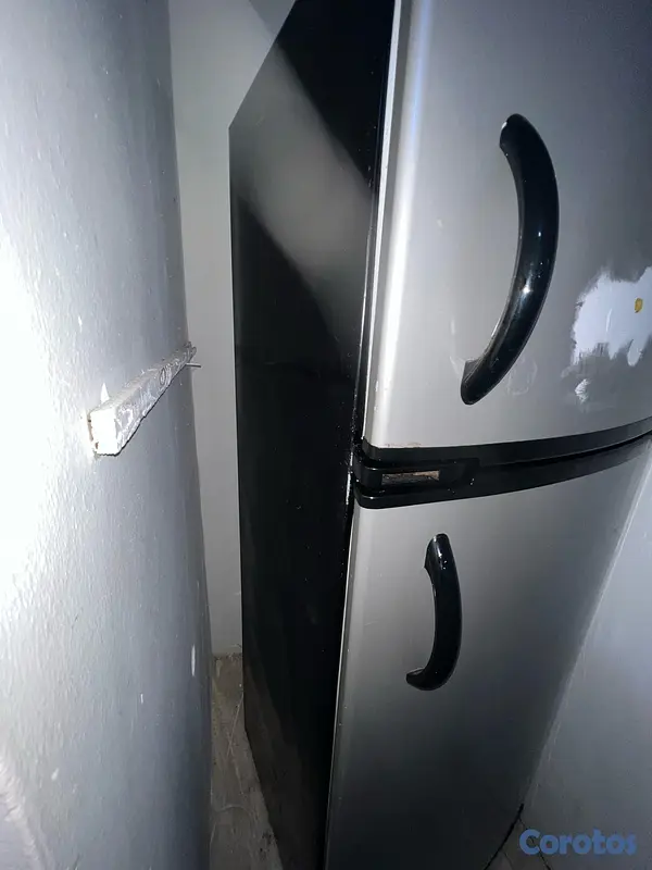 electrodomesticos - SE VENDE NEVERA NEDOCA DE 8 PIES GRIS TOTALMENTE EN PERFECTAS CONDICIONES  3