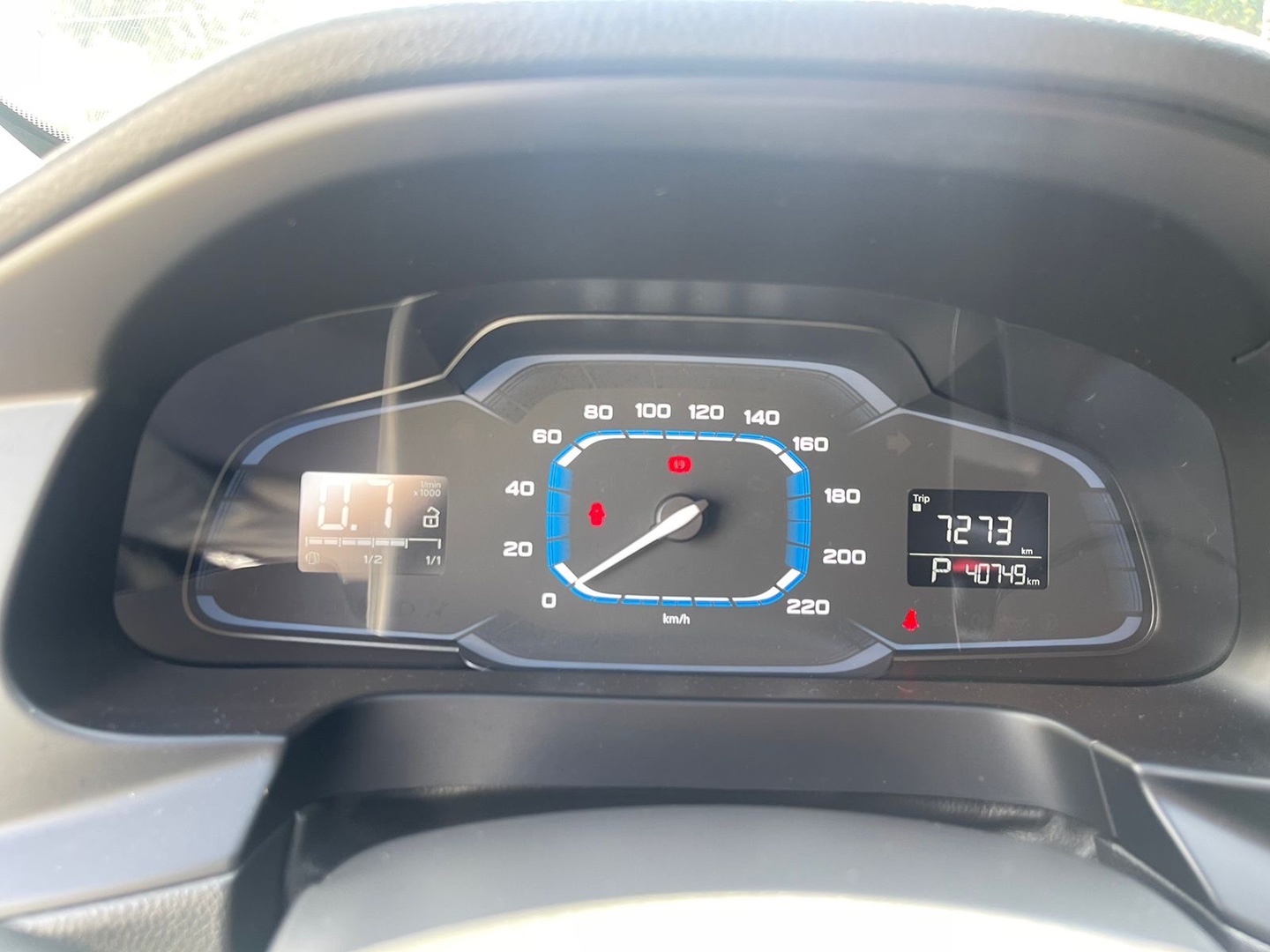 carros - Carro MG 360 - año 2018 - 42,000km 4
