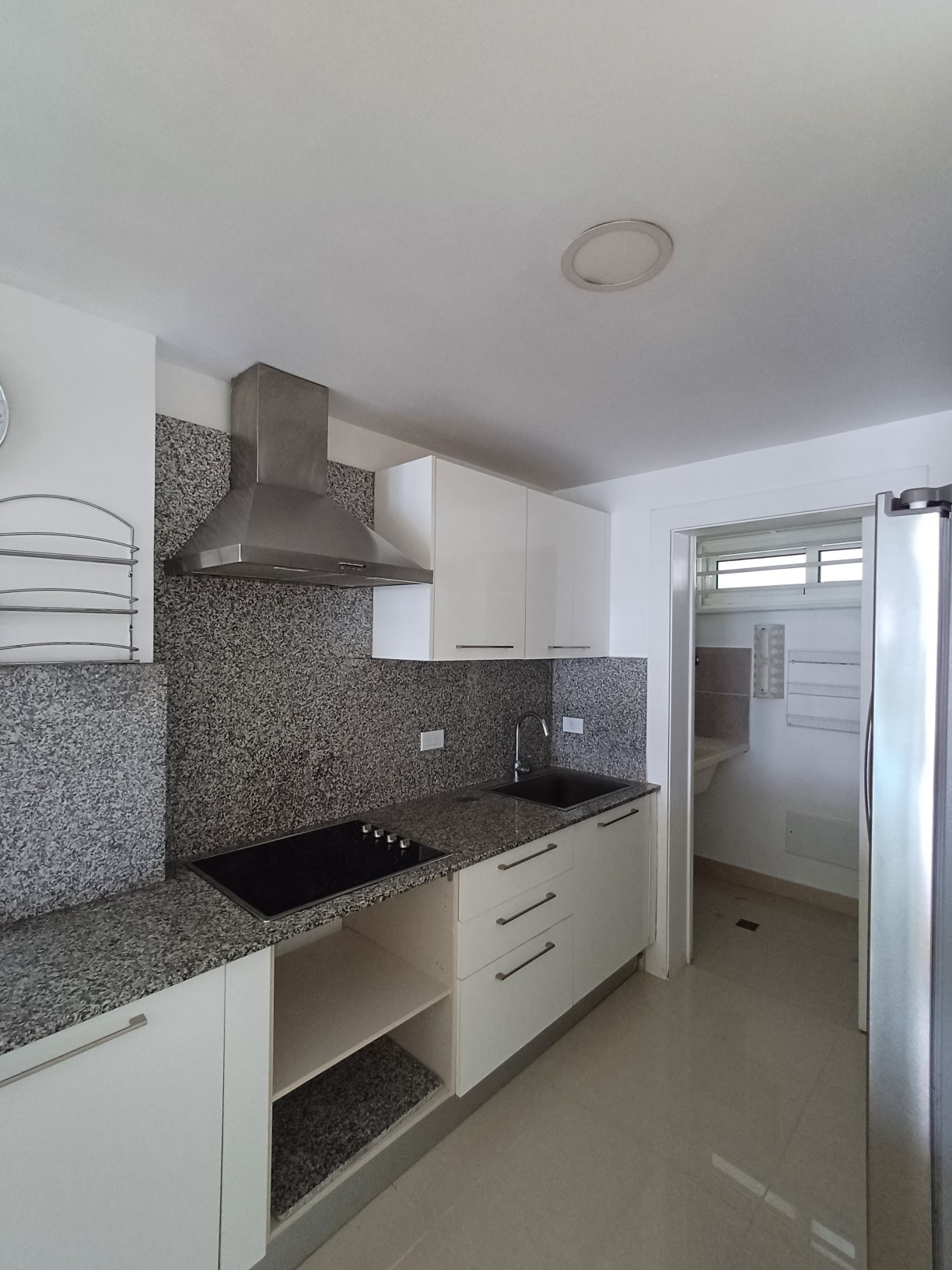 apartamentos - Vendo en Juan Dolio, hermoso apartamento con vista 360 del mar con línea blanca 6