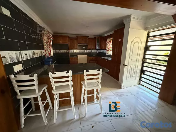 apartamentos - DE VENTA casa de dos niveles con (4) habitaciones  3