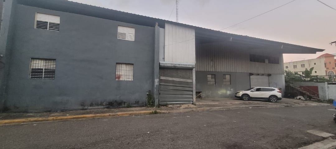 oficinas y locales comerciales - Alquilo Nave 1,200 mts Santiago de los Caballeros 0