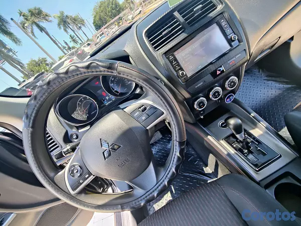 jeepetas y camionetas - Mitsubishi Outlander Sport 4x4 2