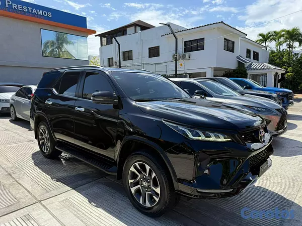 jeepetas y camionetas - Toyota Fortuner Diamond 2022 7
